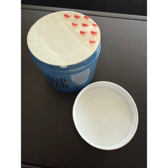 Nip + Fab Glycolic Acid Fix Daily Cleansing 60 Pads Face Hyaluronic Acid Sealed - Picture 4 of 4